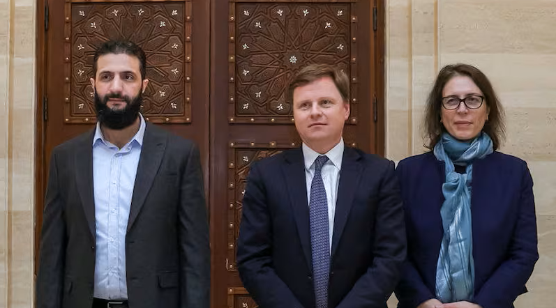 الوفود البريطانية كانت من أوائل الوفود الأجنبية التي زارت الجولاني